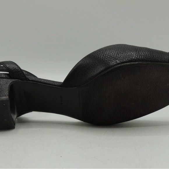 Chanel Black CC Goatskin Cap Toe Low Pumps 38.5 - Picture 5 of 10